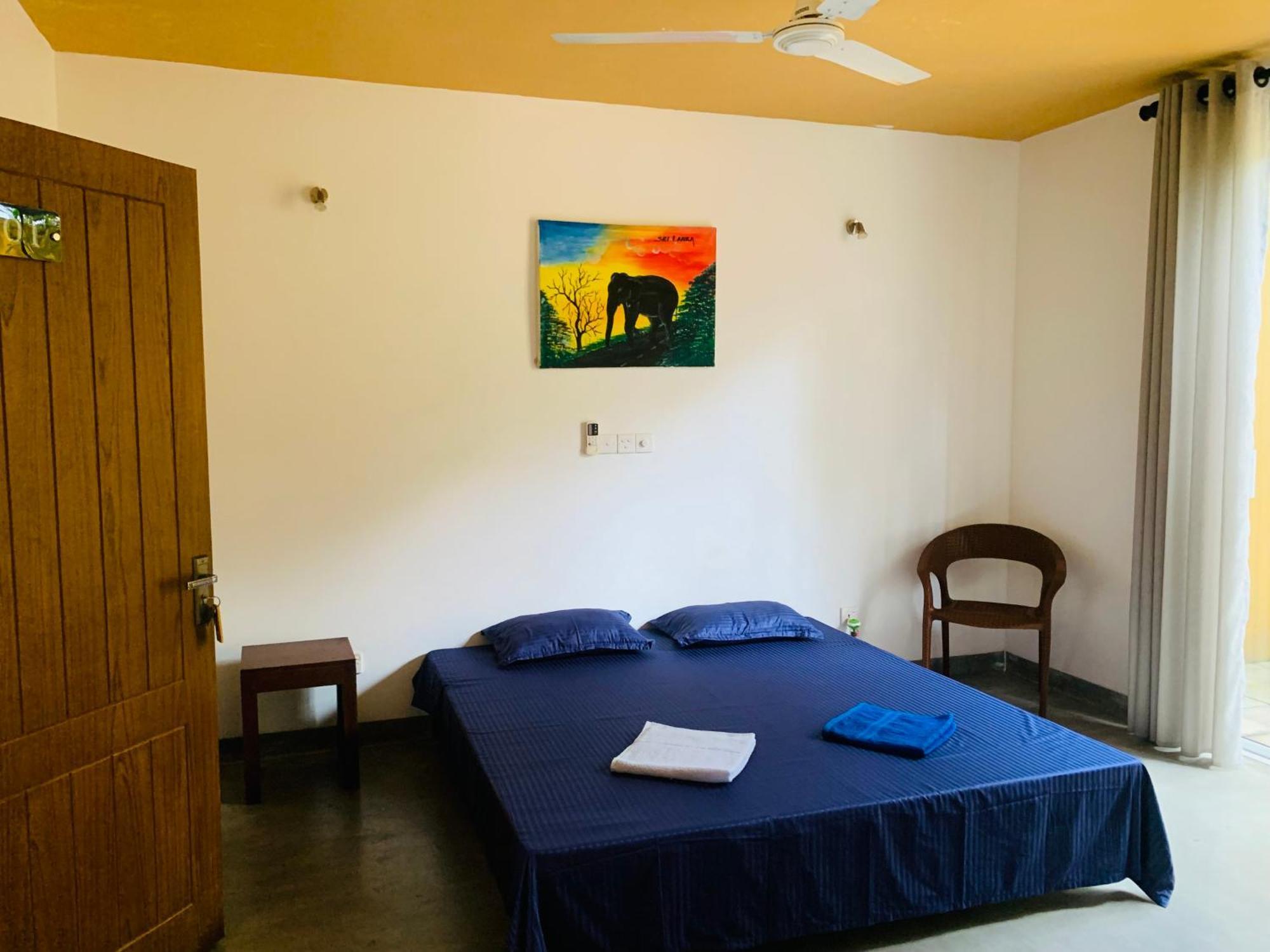 The Hostel Mirissa Esterno foto